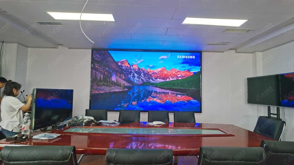 贵州观山湖教育局室内p2.5 高清全彩大屏幕高亮低灰 画质升级
